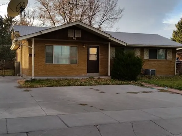 216 Jefferson St, Blackfoot, ID 83221