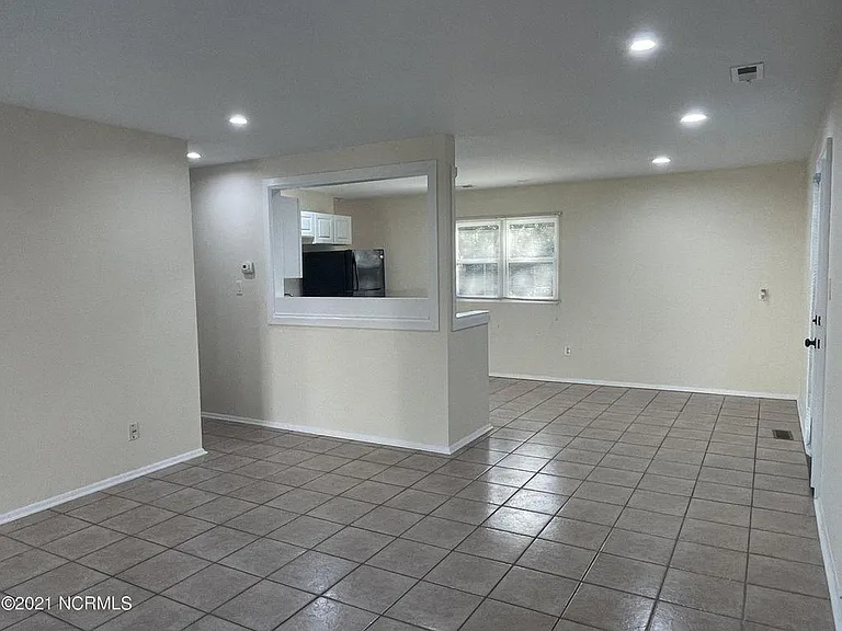 201 S Warren St — Photo 11