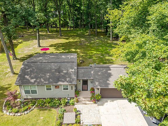 4th image of 9171 Saint Ives Dr #183