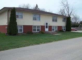109 Iowa St APT 5, Center Pt, IA 52213