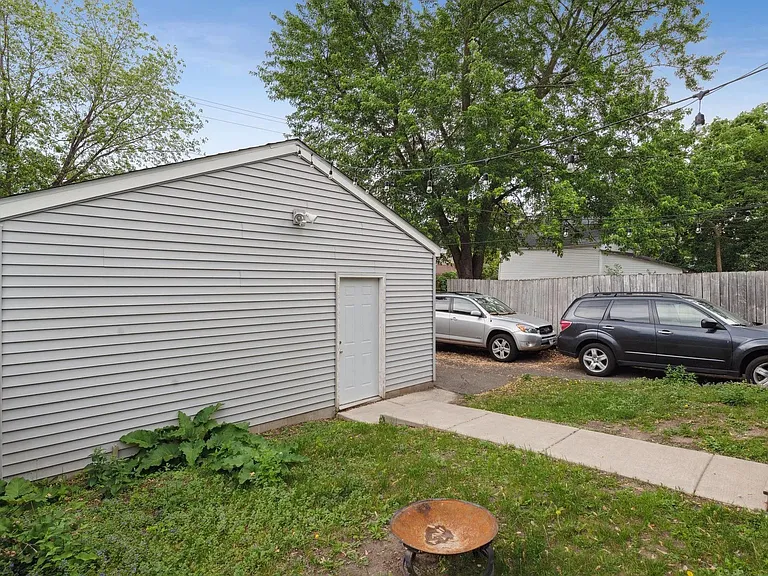 3317 Bryant Ave S #2 — Photo 25