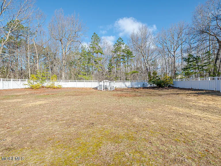 878 Green Valley Rd — Photo 27