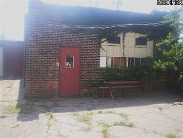 4th image of 1132 E 60th St