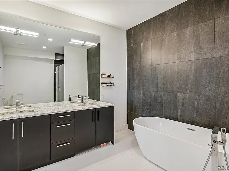 4294 E 8th Pl — Photo 15