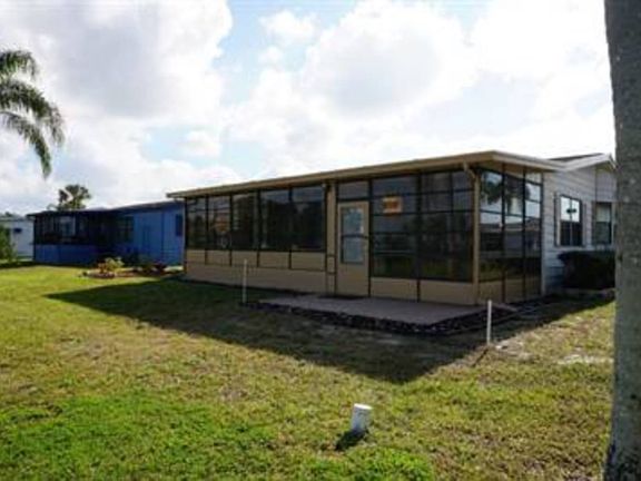 3rd image of 1904 Bayou Dr N