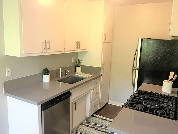 2nd image of 530 W Wilson St APT 7
