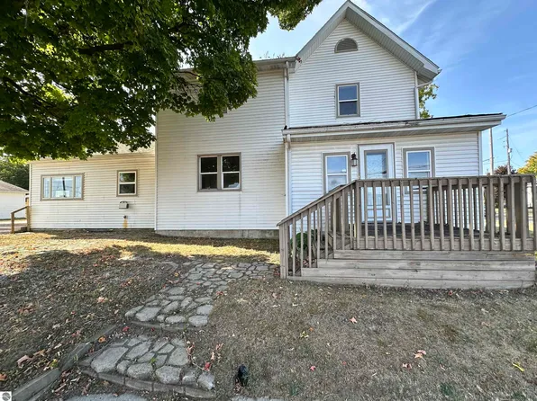 601 W Main St, Mecosta, MI 49332