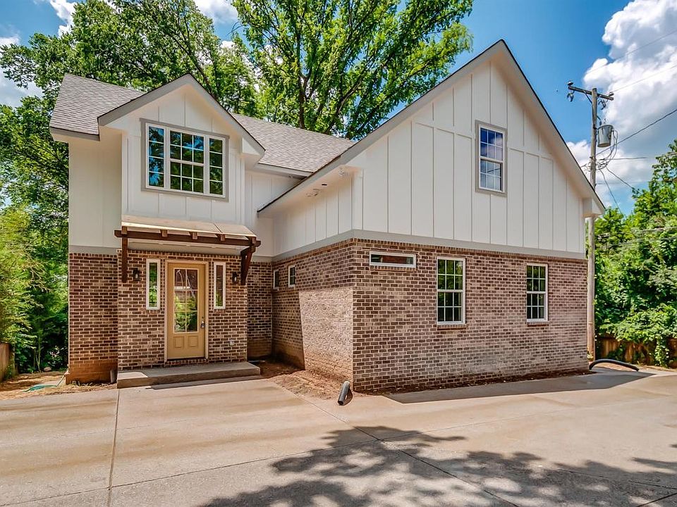 Beautiful 2017 build in Green Hills zoned for Julia Green Elementary. This is the rear unit of a Two-unit property.