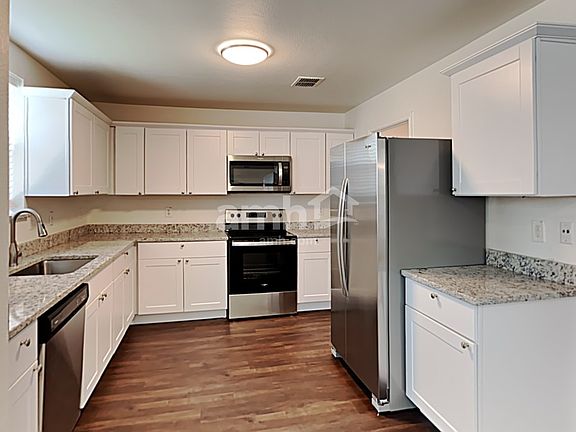 3rd image of 8307 River Bluffs Dr