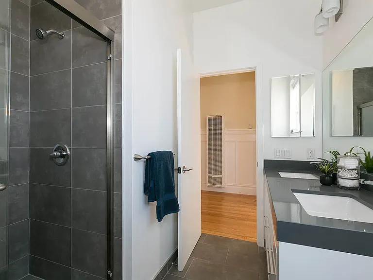 1142-1146 Montgomery St #7022R — Photo 15