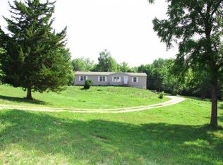 825 N 142nd St, Bonner Springs, KS 66012