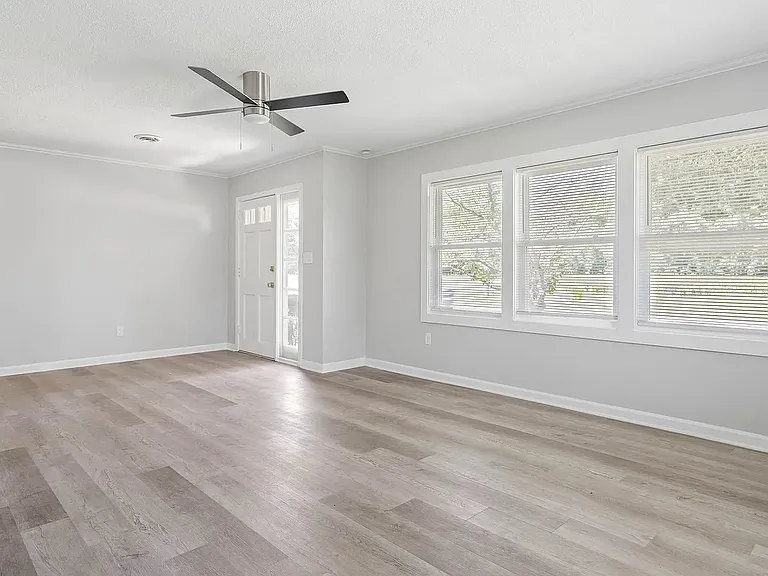 34132 Clay Rd — Photo 3
