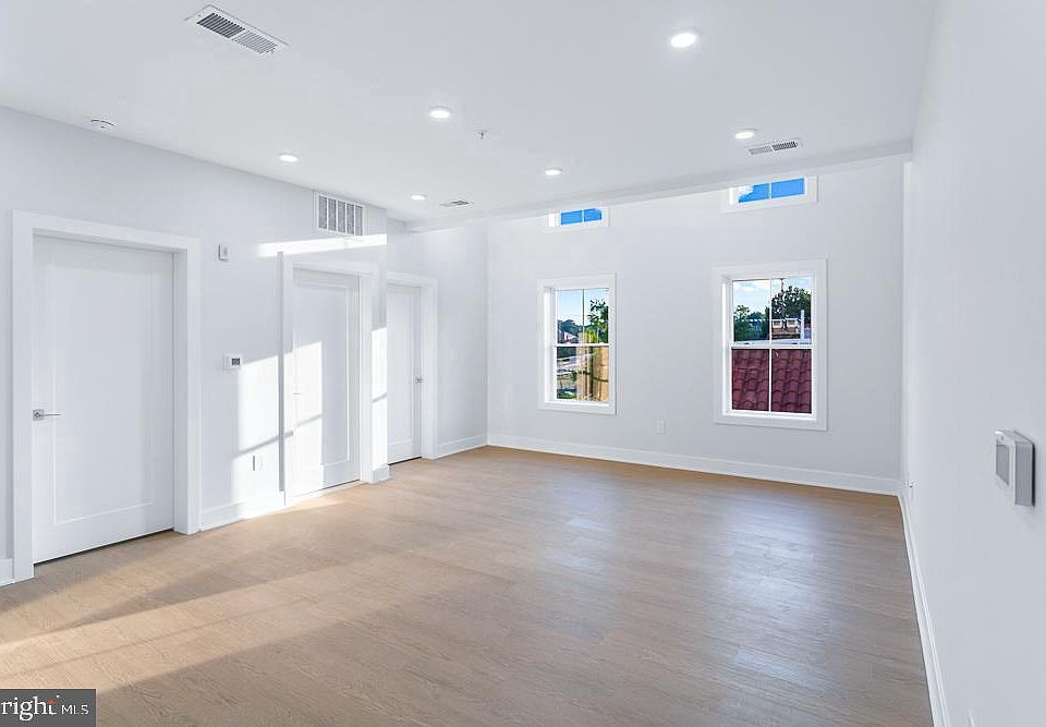 1st image of 1109 Fern St NW #301