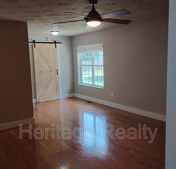 2707 Lady Bug Ln — Photo 10