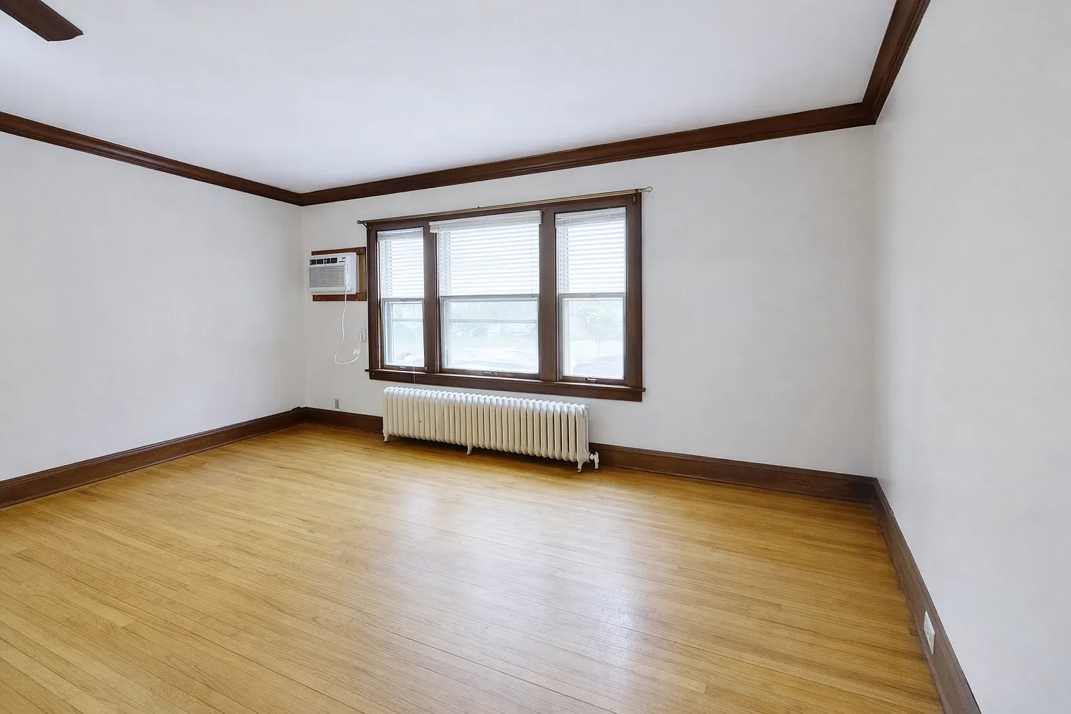3 bed, $1,750 — Photo 4