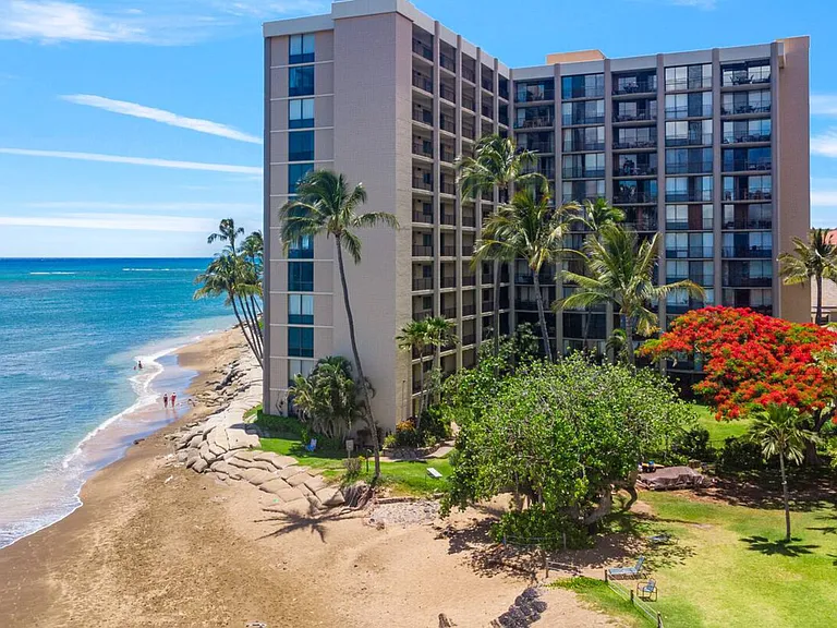 Lower Honoapiilani Rd — Photo 47