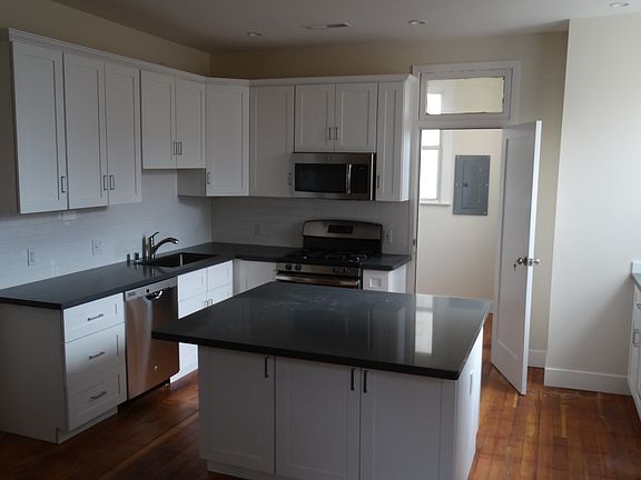 3rd image of 1654 Stockton St APT 4