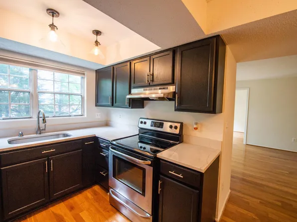 120 Fort Evans Rd SE APT C, Leesburg, VA 20175