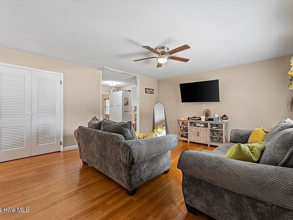 3rd image of 2416 Southgate Drive