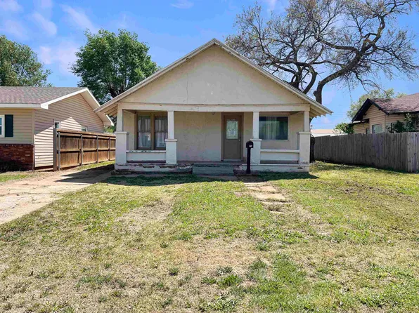 407 E Barnes Ave, Alva, OK 73717