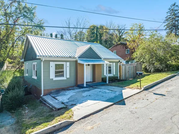 47 2nd St, Canton, NC 28716