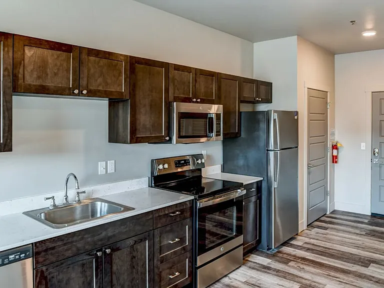 The Meridian Apartments — Photo 14
