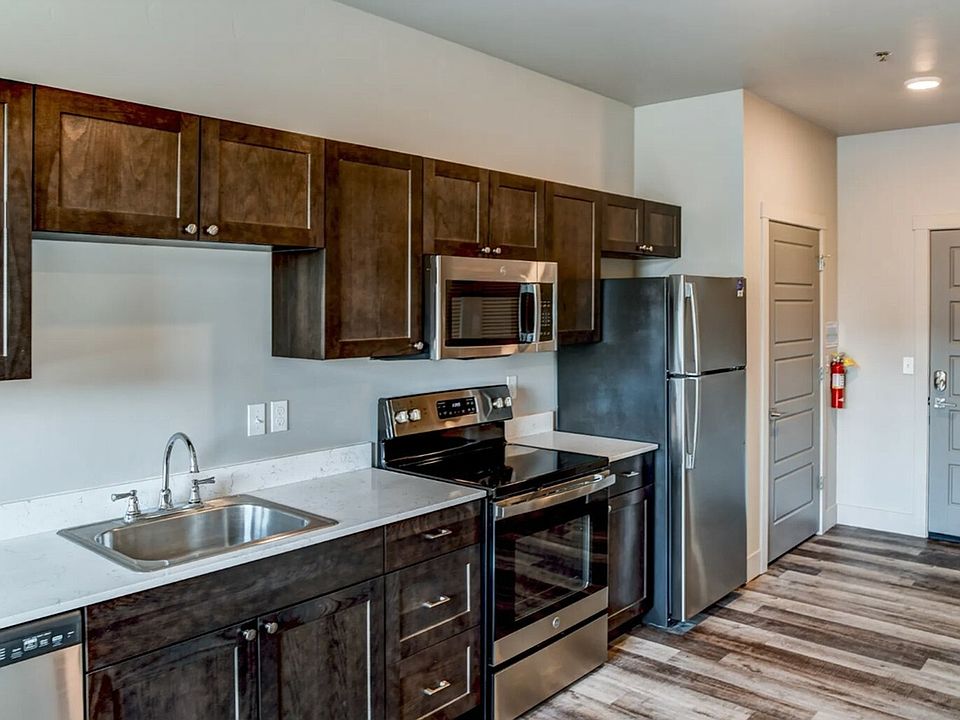 Studio. 1 Bed Kitchen