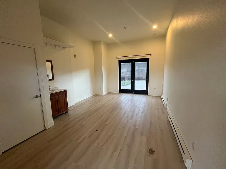 4645 Broadway St #B3 — Photo 28