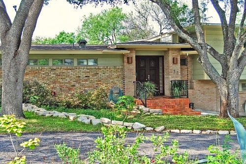 3rd image of 138 Jeanette Dr