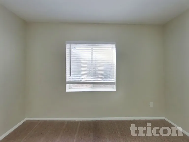 565 Winebrook Way — Photo 14