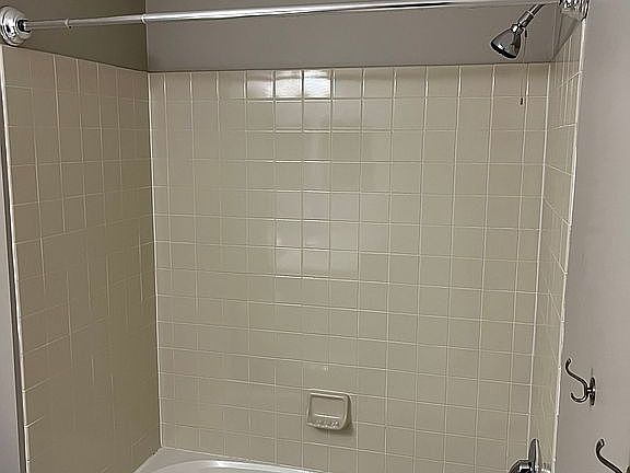4th image of 6410 Abingdon Pl