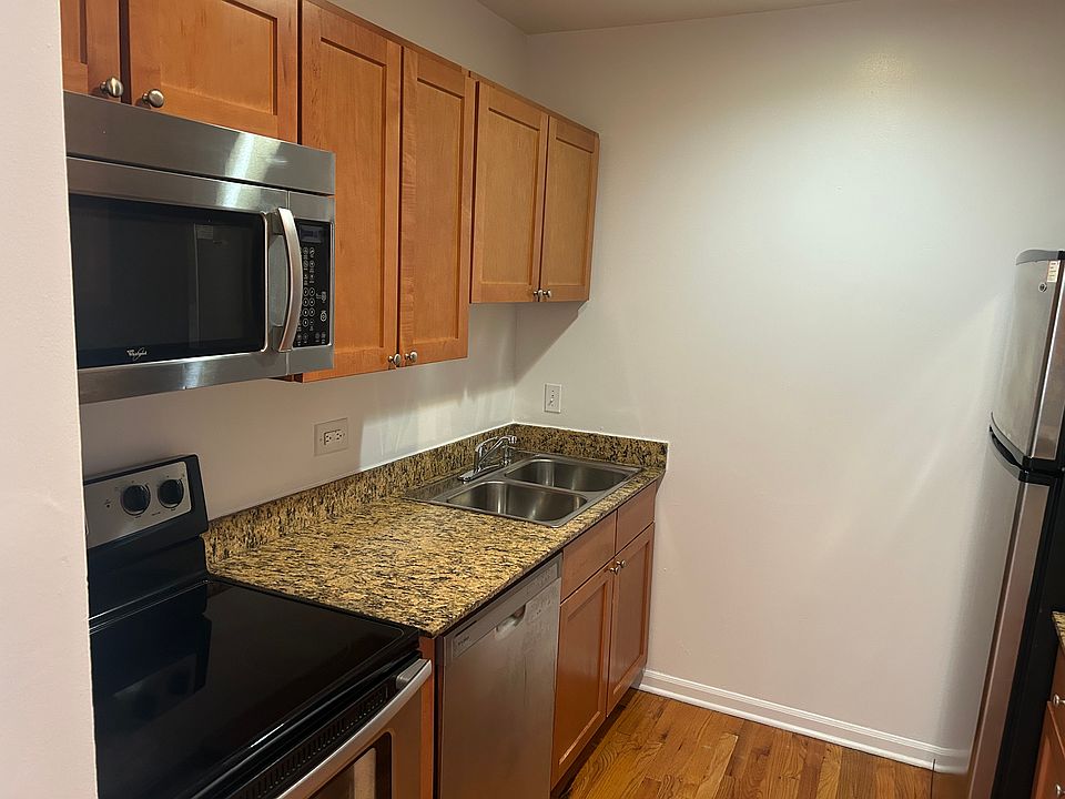 1st image of 4607-13 N Sheridan Rd #910