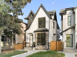 2414 W 35th St SW, Calgary, AB T3E 2Y1