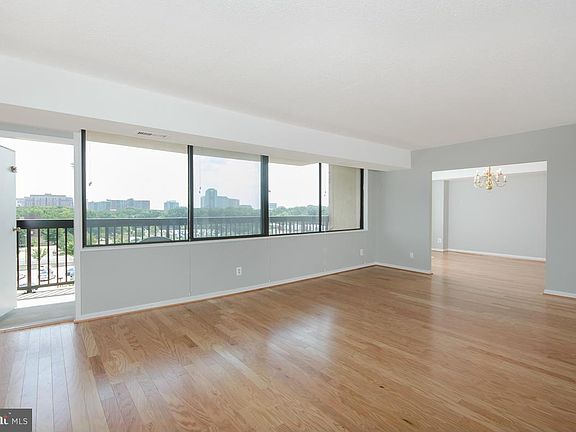 3rd image of 3713 George Mason Dr #714