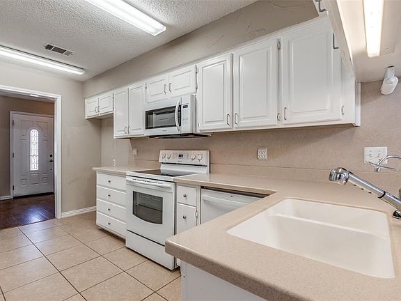 3rd image of 740 Turtle Cove Blvd