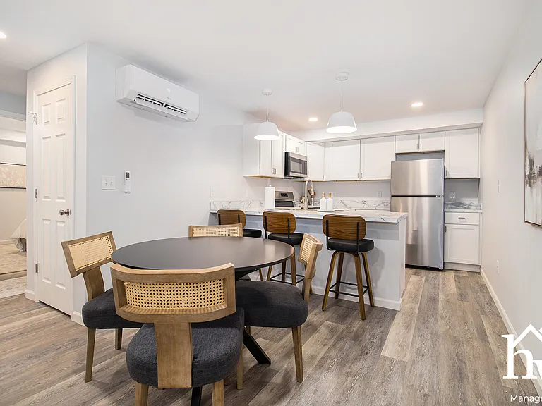 221 S Taylor St — Photo 10
