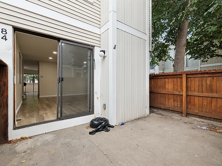 1050 S Monaco Pkwy #84 — Photo 21