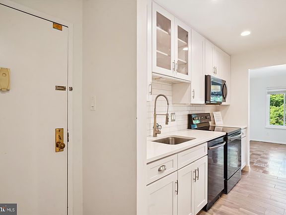 4th image of 11405 Commonwealth Dr APT 201