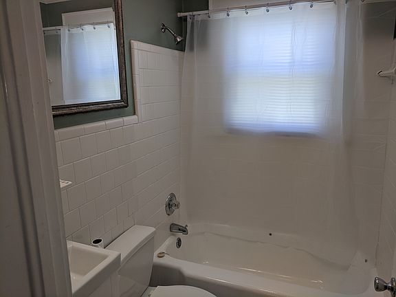 5th image of 14 Beverly Ave