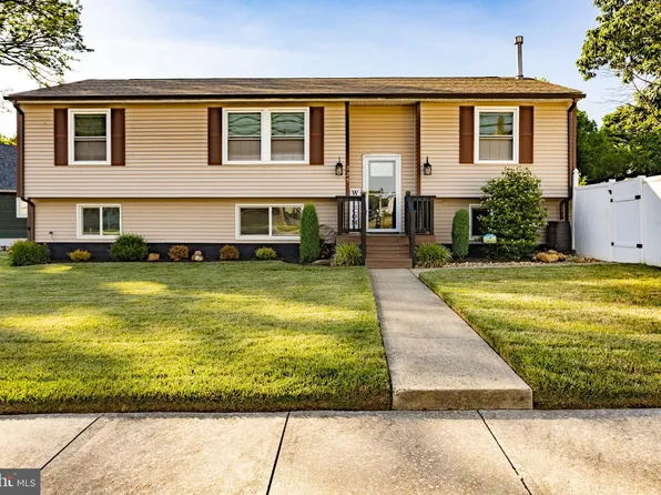225 4th St, Bordentown, NJ 08505