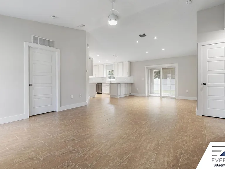 12 Walt Pl — Photo 9