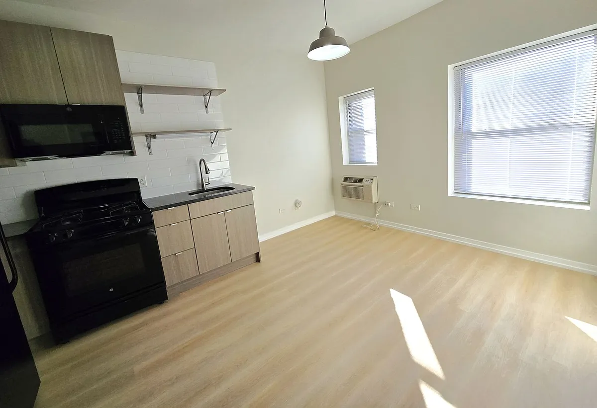 Floor plan 404