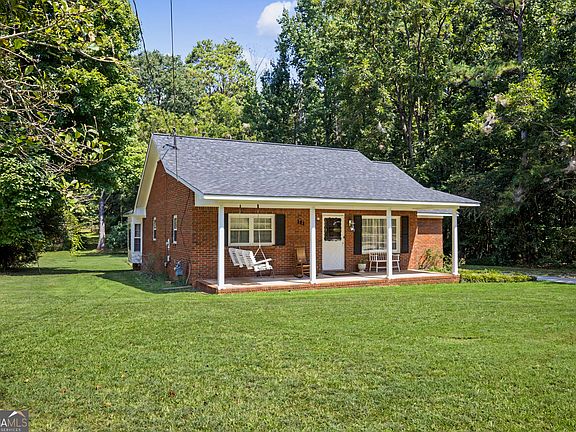 2nd image of 121 Laprade Rd