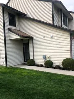 21 Surrey Hill Dr — Photo 3
