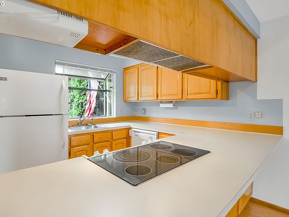4th image of 31375 NW Pacific St