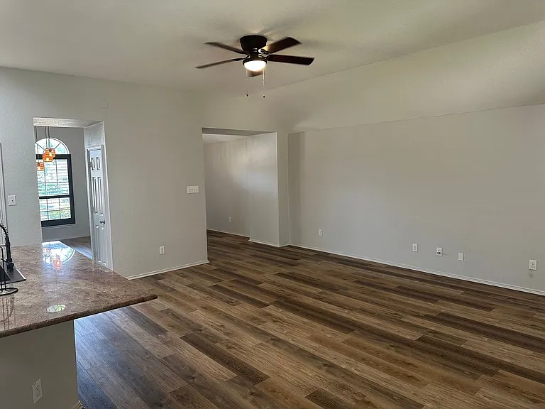 5212 Blackwood Dr — Photo 6