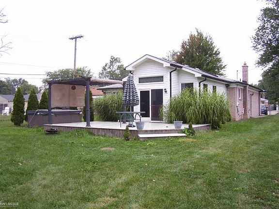 2nd image of 22420 Hoffman St