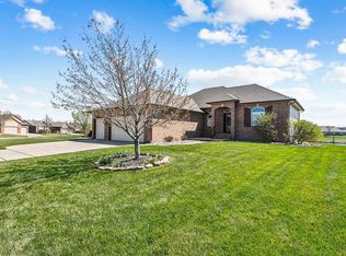 2318 N Castle Rock Ct, Wichita, KS 67228