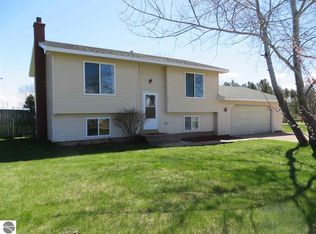 1983 Cumberland Dr, Traverse City, MI 49685