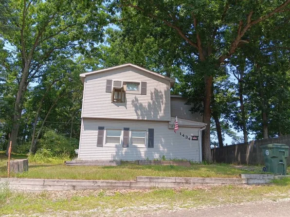 1434 Kempster St, Lake Orion, MI 48362